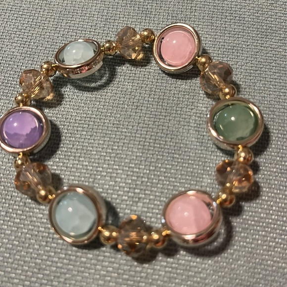 Beautiful bracelets three for one price regular $25 - Picture 5 of 7